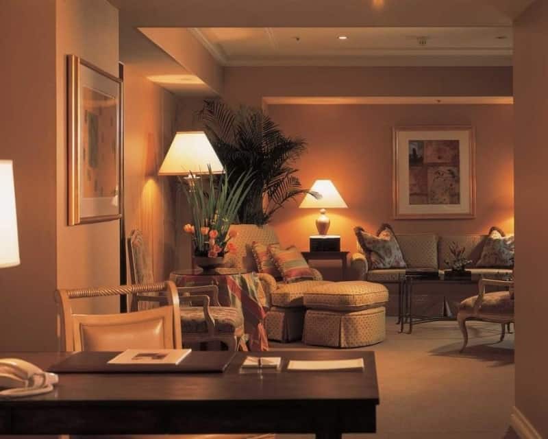 grand living room lighting