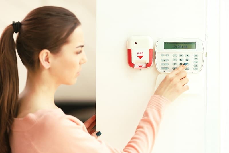 Qualities for Selection of the Professional for Monitoring Alarm Systems
